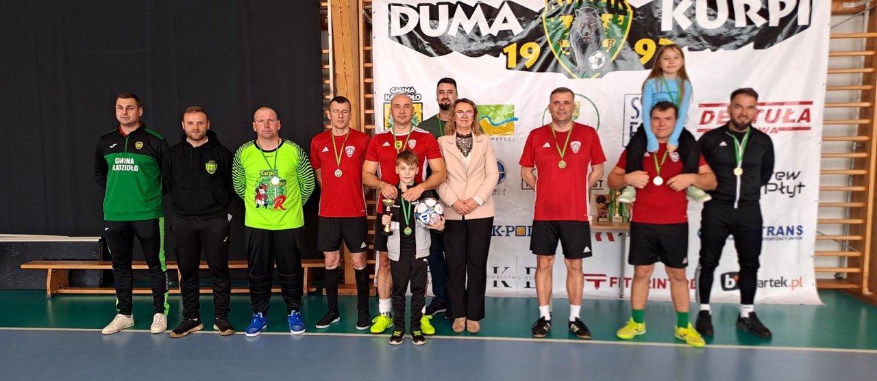 Oldboje rozgrzali Chudek! Zacięty turniej o puchar wójta rozstrzygnięty [22.11.2025] - zdjęcie #4 - eOstroleka.pl
