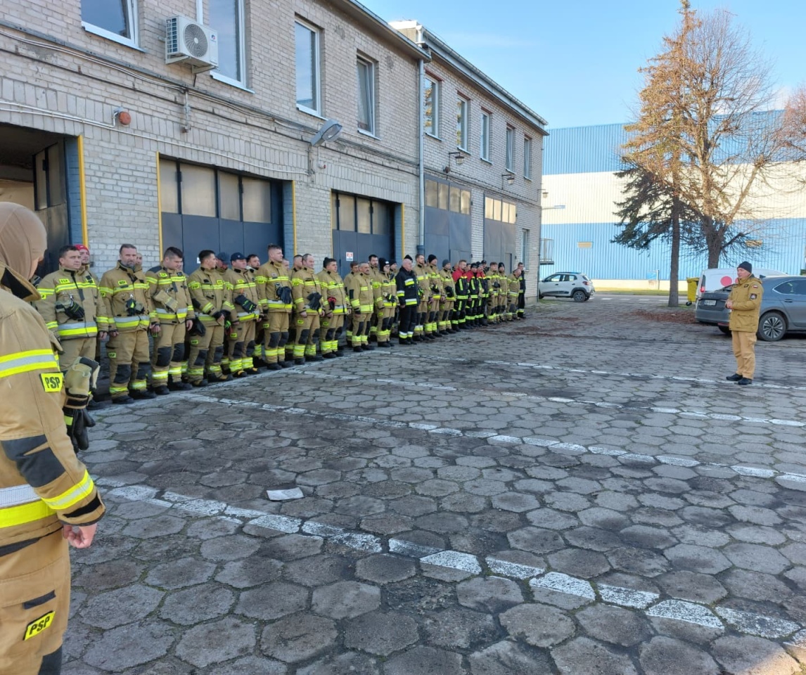 Dramat w Stora Enso! Zapłonęło 500 ton makulatury. Co robili strażacy? [19.11.2025] - zdjęcie #5 - eOstroleka.pl