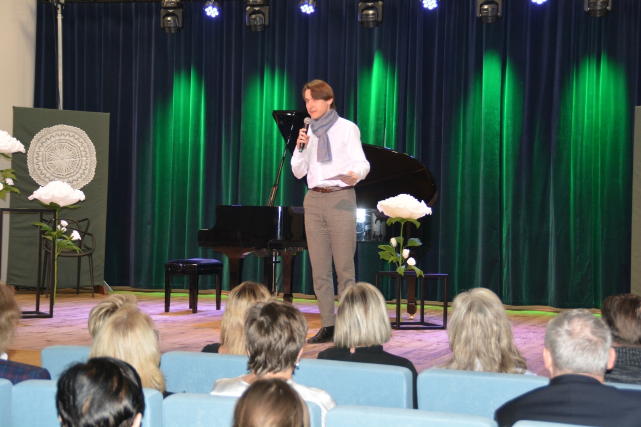 Koncert fortepianowy Chopin w Kadzidle [22.11.2025] - zdjęcie #13 - eOstroleka.pl