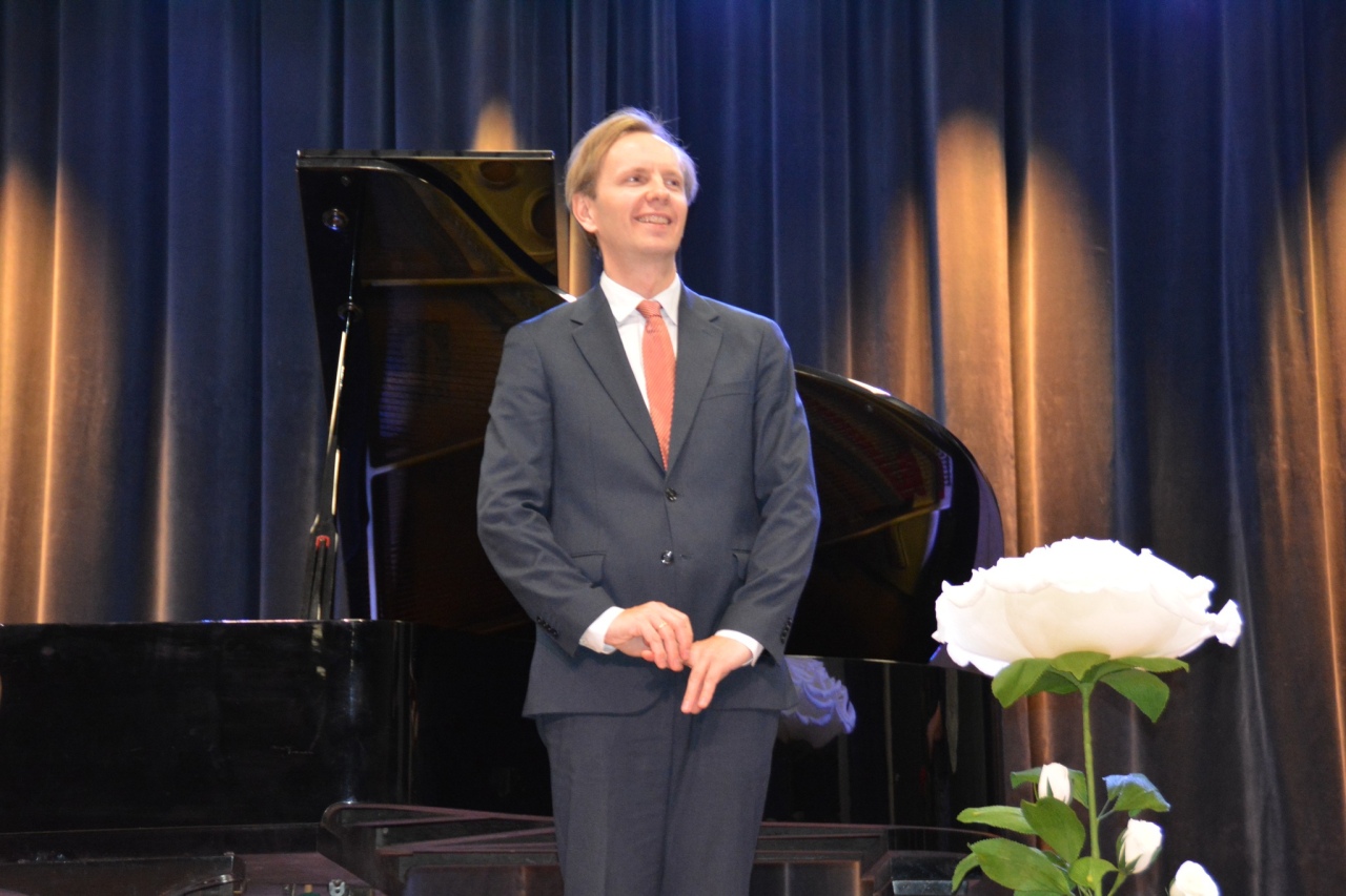 Koncert fortepianowy Chopin w Kadzidle [22.11.2025] - zdjęcie #8 - eOstroleka.pl