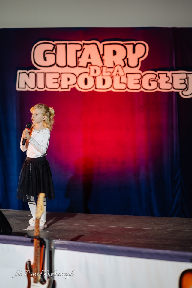 Koncert Gitary dla Niepodległej w Szkole Podstawowej w Lipnikach [21.11.2025] - zdjęcie #30 - eOstroleka.pl