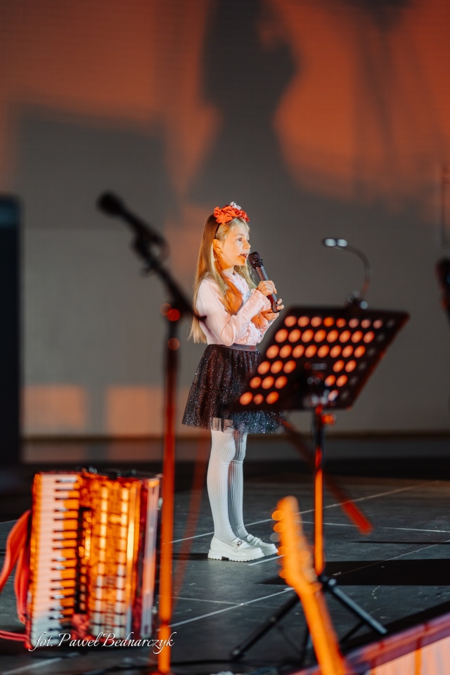 Koncert Gitary dla Niepodległej w Szkole Podstawowej w Lipnikach [21.11.2025] - zdjęcie #17 - eOstroleka.pl