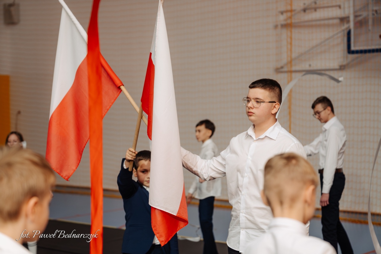 Koncert Gitary dla Niepodległej w Szkole Podstawowej w Lipnikach [21.11.2025] - zdjęcie #2 - eOstroleka.pl