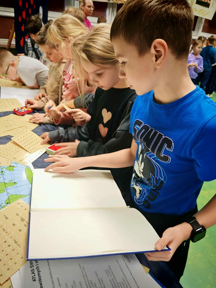 Odlotowy niewidomy w SP 10 w Ostrołęce - zdjęcie #33 - eOstroleka.pl