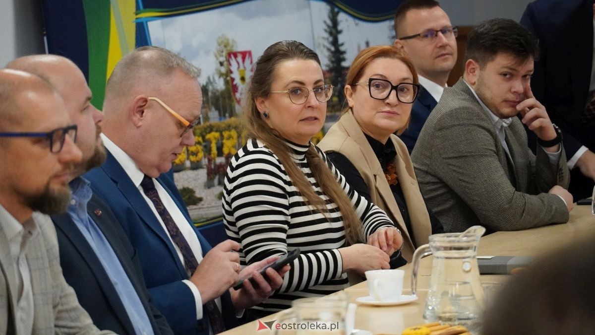 Duży projekt, wspólne korzyści. Ostrołęka i gmina Rzekuń budują nową jakość życia dla mieszkańców! Rusza projekt Młodzi w centrum wart miliony! [25.11.2025] - zdjęcie #99 - eOstroleka.pl