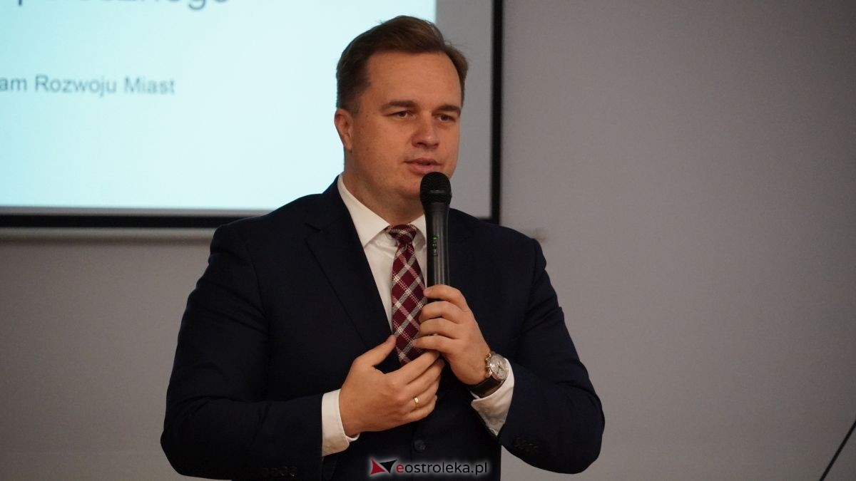 Duży projekt, wspólne korzyści. Ostrołęka i gmina Rzekuń budują nową jakość życia dla mieszkańców! Rusza projekt Młodzi w centrum wart miliony! [25.11.2025] - zdjęcie #92 - eOstroleka.pl