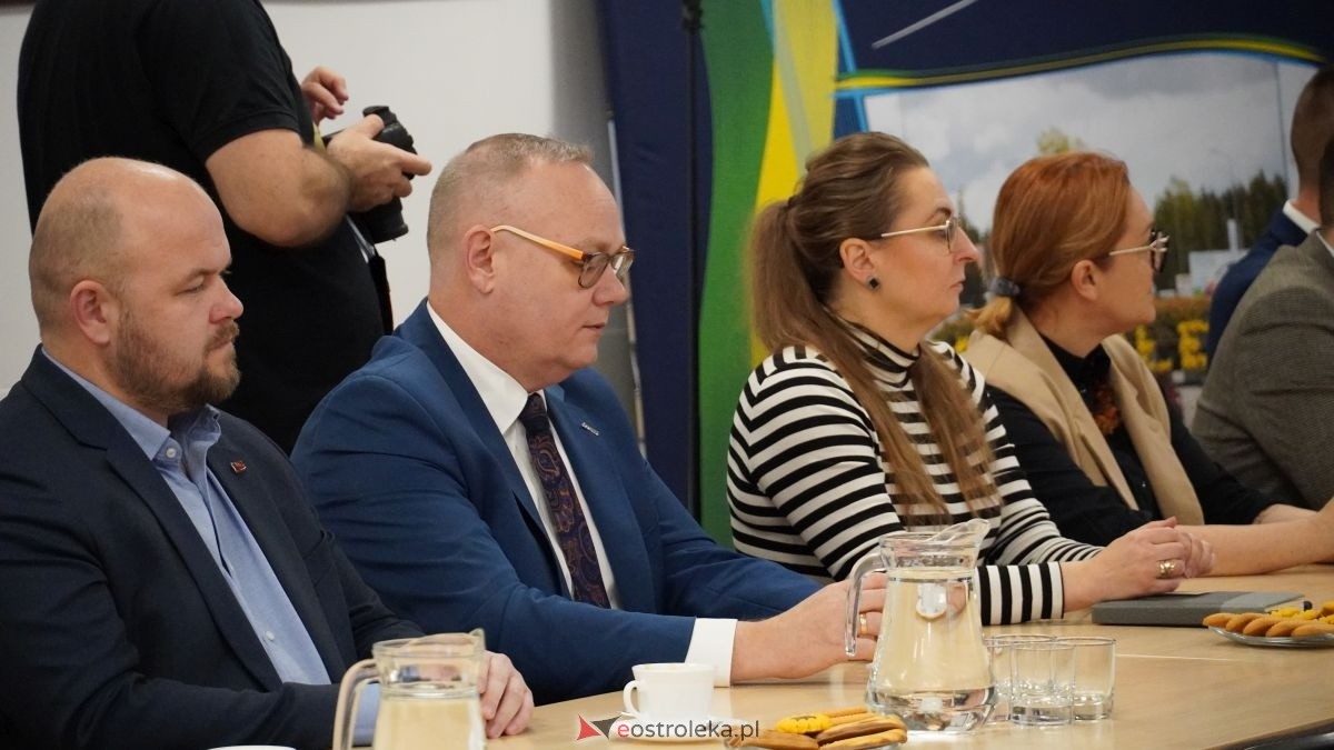 Duży projekt, wspólne korzyści. Ostrołęka i gmina Rzekuń budują nową jakość życia dla mieszkańców! Rusza projekt Młodzi w centrum wart miliony! [25.11.2025] - zdjęcie #88 - eOstroleka.pl