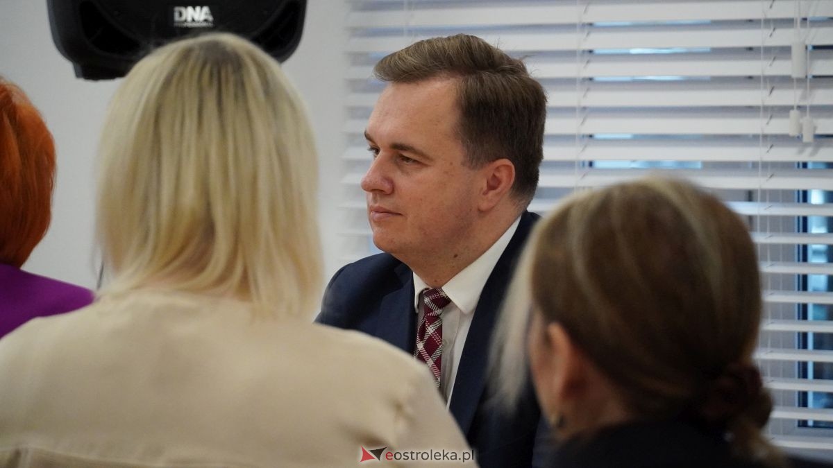 Duży projekt, wspólne korzyści. Ostrołęka i gmina Rzekuń budują nową jakość życia dla mieszkańców! Rusza projekt Młodzi w centrum wart miliony! [25.11.2025] - zdjęcie #73 - eOstroleka.pl