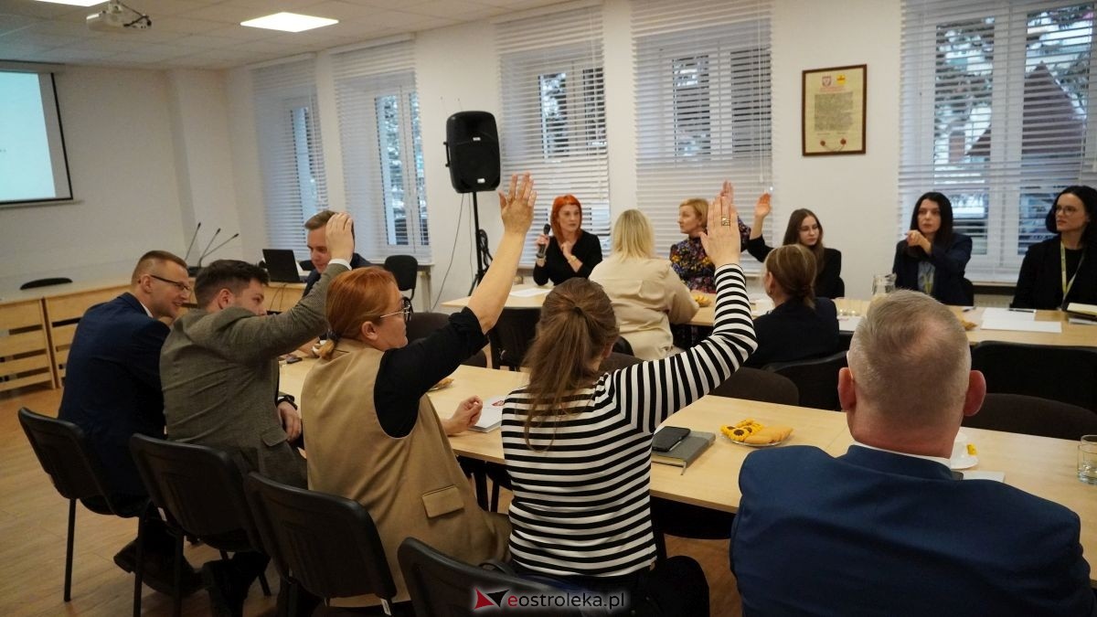 Duży projekt, wspólne korzyści. Ostrołęka i gmina Rzekuń budują nową jakość życia dla mieszkańców! Rusza projekt Młodzi w centrum wart miliony! [25.11.2025] - zdjęcie #10 - eOstroleka.pl