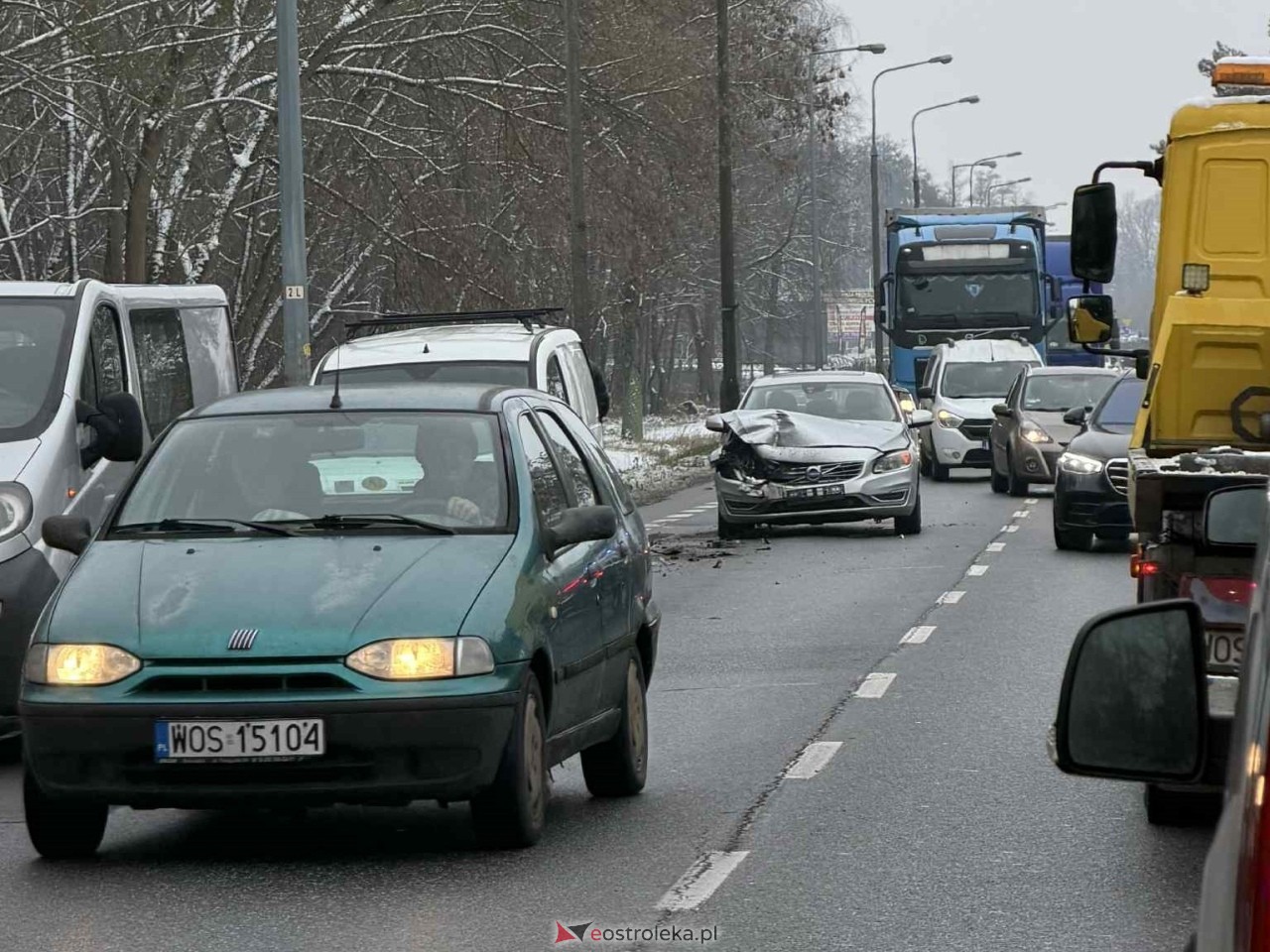 Wypadek na Warszawskiej w Ostrołęce [25.11.2025] - zdjęcie #4 - eOstroleka.pl