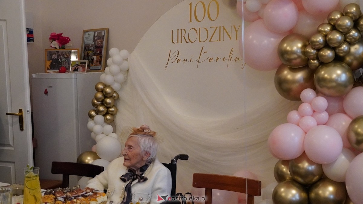 100. urodziny Pani Karoliny Piątkowskiej. Wyjątkowy jubileusz mieszkanki DPS PCK w Ostrołęce [25.11.2025] - zdjęcie #53 - eOstroleka.pl