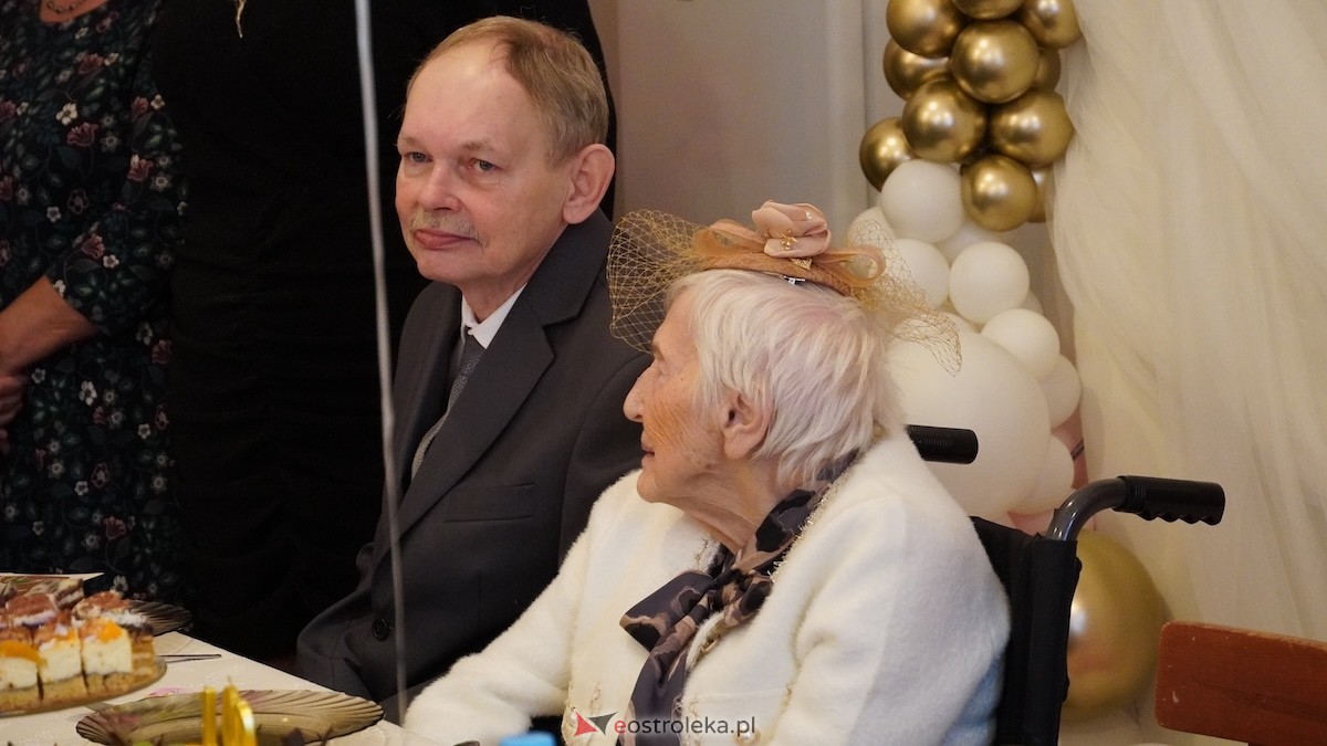 100. urodziny Pani Karoliny Piątkowskiej. Wyjątkowy jubileusz mieszkanki DPS PCK w Ostrołęce [25.11.2025] - zdjęcie #41 - eOstroleka.pl
