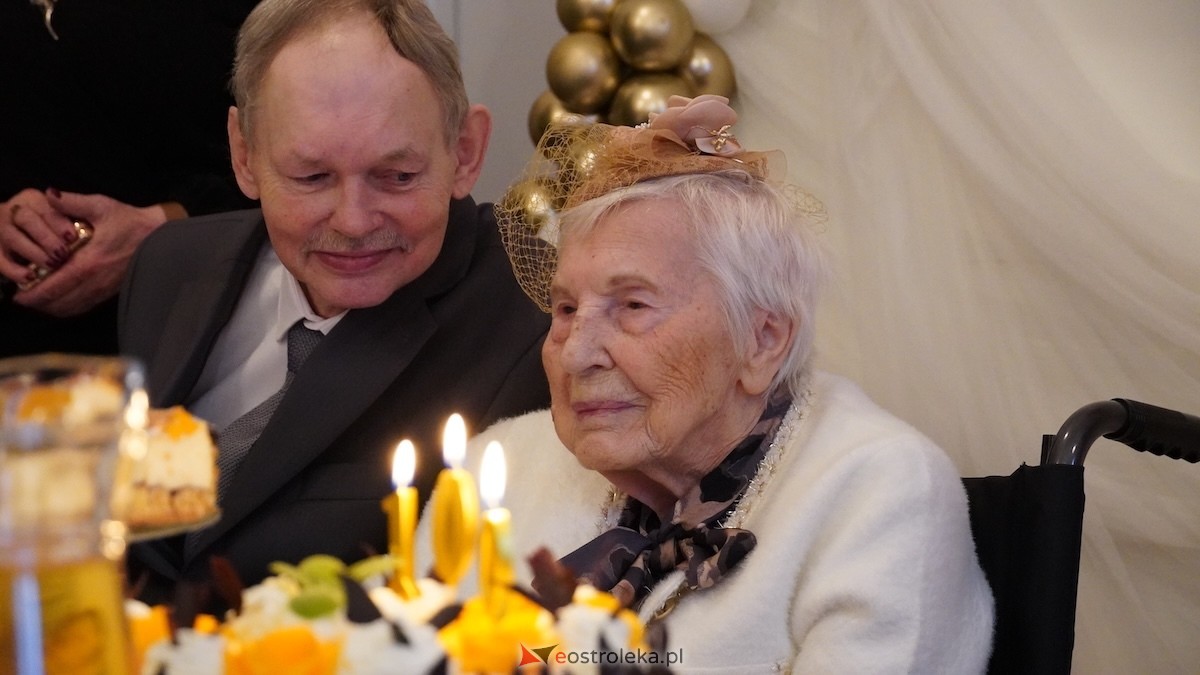 100. urodziny Pani Karoliny Piątkowskiej. Wyjątkowy jubileusz mieszkanki DPS PCK w Ostrołęce [25.11.2025] - zdjęcie #38 - eOstroleka.pl