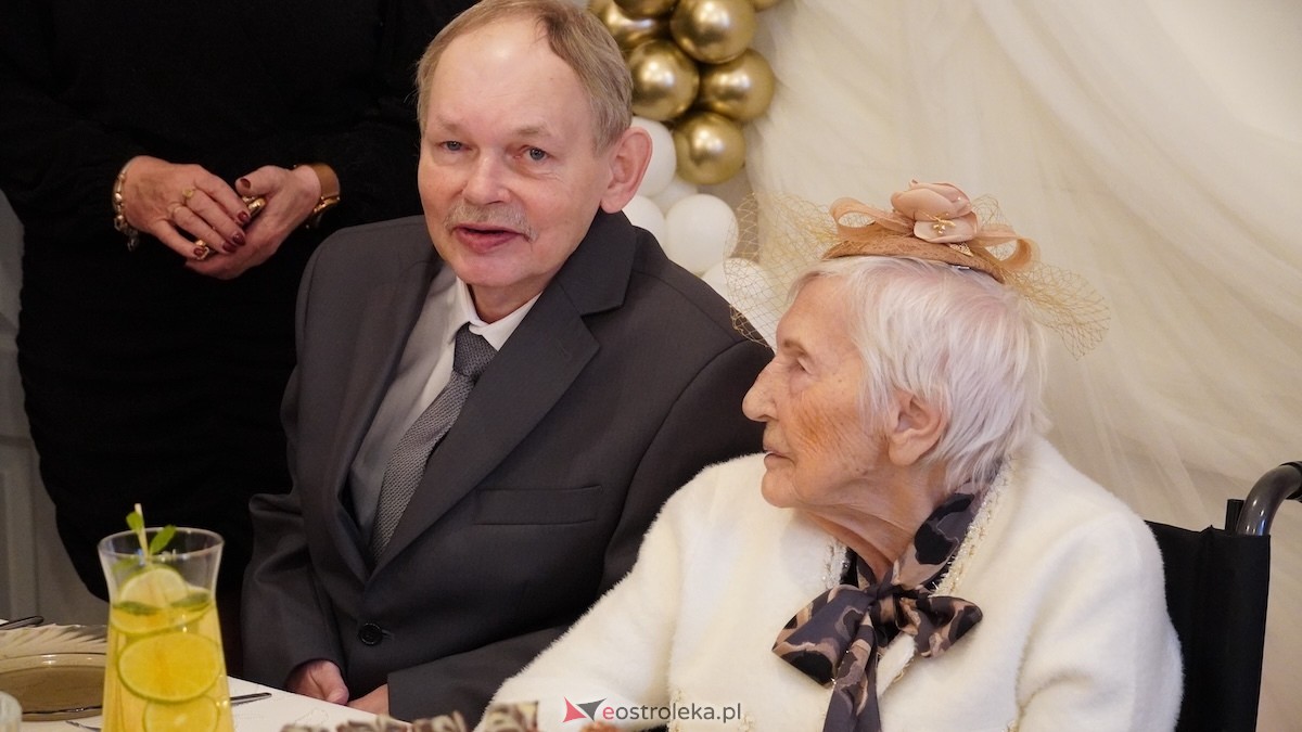 100. urodziny Pani Karoliny Piątkowskiej. Wyjątkowy jubileusz mieszkanki DPS PCK w Ostrołęce [25.11.2025] - zdjęcie #37 - eOstroleka.pl