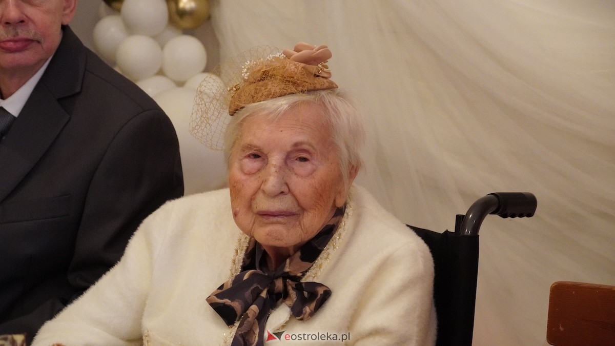 100. urodziny Pani Karoliny Piątkowskiej. Wyjątkowy jubileusz mieszkanki DPS PCK w Ostrołęce [25.11.2025] - zdjęcie #34 - eOstroleka.pl