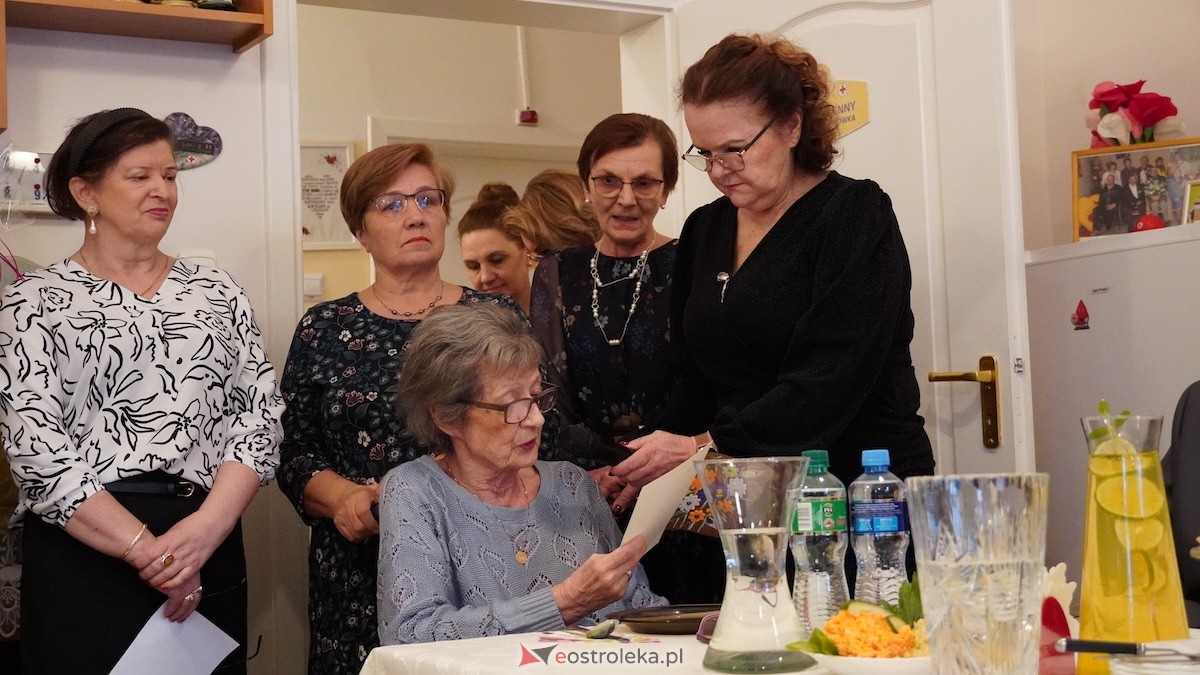100. urodziny Pani Karoliny Piątkowskiej. Wyjątkowy jubileusz mieszkanki DPS PCK w Ostrołęce [25.11.2025] - zdjęcie #22 - eOstroleka.pl