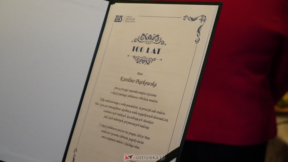 100. urodziny Pani Karoliny Piątkowskiej. Wyjątkowy jubileusz mieszkanki DPS PCK w Ostrołęce [25.11.2025] - zdjęcie #21 - eOstroleka.pl