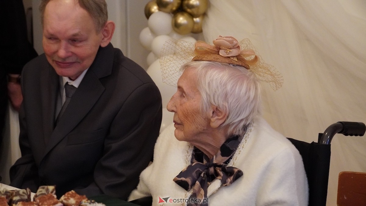 100. urodziny Pani Karoliny Piątkowskiej. Wyjątkowy jubileusz mieszkanki DPS PCK w Ostrołęce [25.11.2025] - zdjęcie #18 - eOstroleka.pl