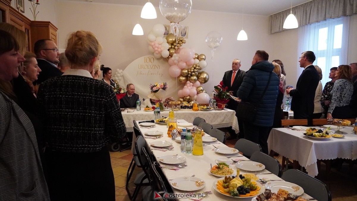 100. urodziny Pani Karoliny Piątkowskiej. Wyjątkowy jubileusz mieszkanki DPS PCK w Ostrołęce [25.11.2025] - zdjęcie #1 - eOstroleka.pl