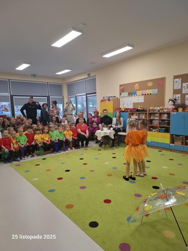 Konkurs „Zdrowo i kolorowo z Panią Jesienią” w PM 18 [27.11.2025] - zdjęcie #12 - eOstroleka.pl