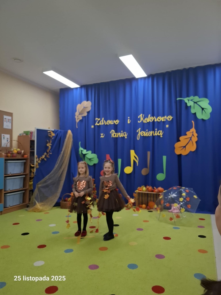 Konkurs „Zdrowo i kolorowo z Panią Jesienią” w PM 18 [27.11.2025] - zdjęcie #10 - eOstroleka.pl