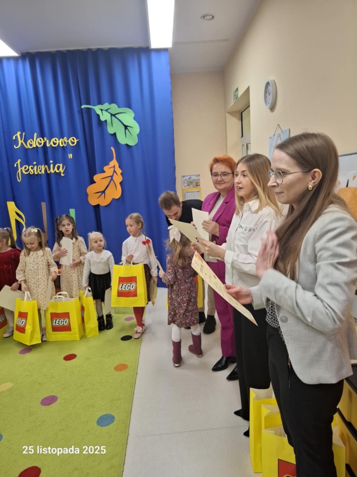 Konkurs „Zdrowo i kolorowo z Panią Jesienią” w PM 18 [27.11.2025] - zdjęcie #7 - eOstroleka.pl