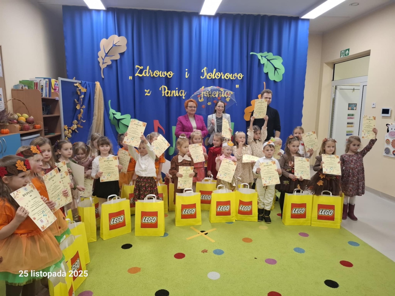 Konkurs „Zdrowo i kolorowo z Panią Jesienią” w PM 18 [27.11.2025] - zdjęcie #6 - eOstroleka.pl