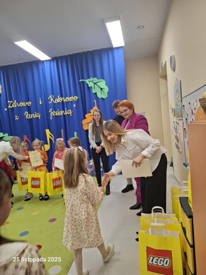 Konkurs „Zdrowo i kolorowo z Panią Jesienią” w PM 18 [27.11.2025] - zdjęcie #2 - eOstroleka.pl