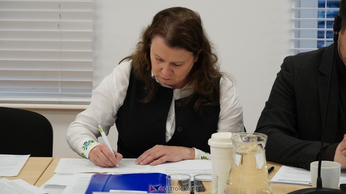 Sesja Rady Miasta [27.11.2025] - zdjęcie #39 - eOstroleka.pl