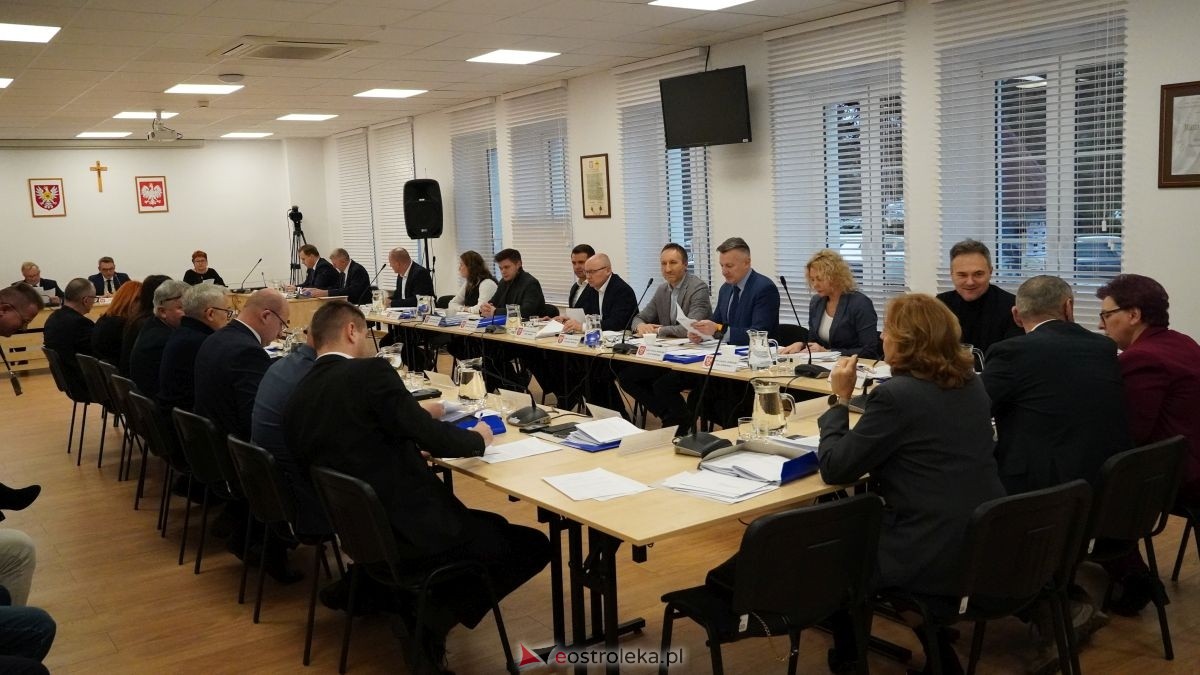 Sesja Rady Miasta [27.11.2025] - zdjęcie #16 - eOstroleka.pl