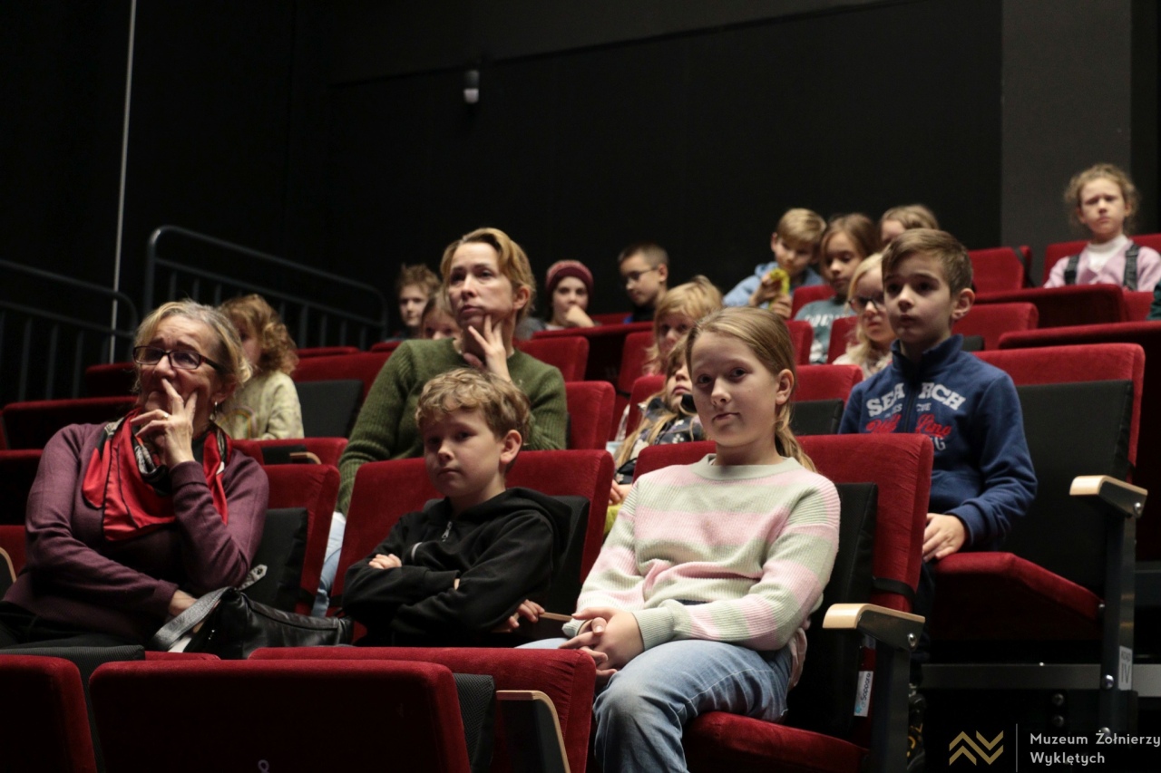 Spotkania z muzyką w Muzeum Żołnierzy Wyklętych Baletowa uczta [27.1102025] - zdjęcie #19 - eOstroleka.pl