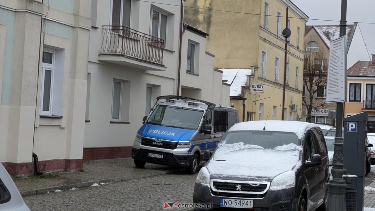 Strażacka akcja przy Bernardyńskiej w Ostrołęce [27.11.2025] - zdjęcie #2 - eOstroleka.pl