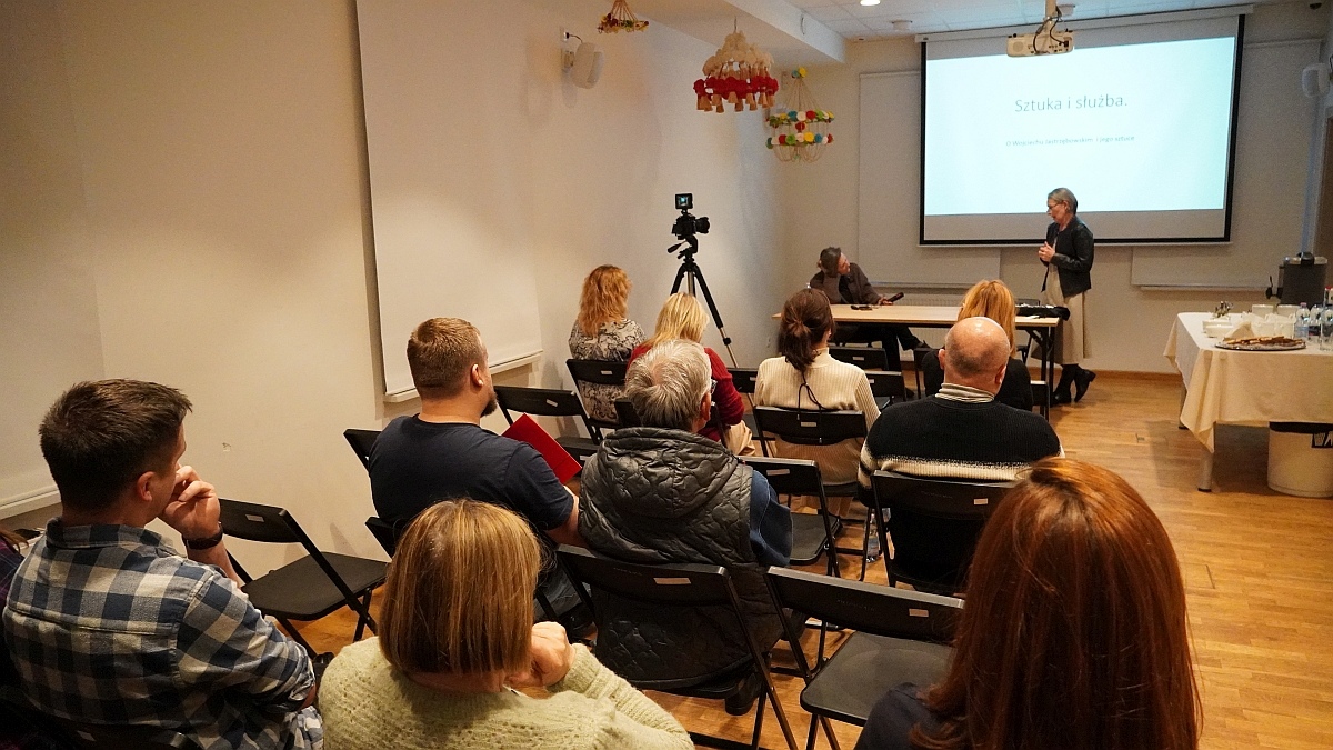 Prelekcja „Sztuka i służba. O Wojciechu Jastrzębowskim (1884–1963)” w Muzeum Kultury Kurpiowskiej [27.11.2025] - zdjęcie #6 - eOstroleka.pl