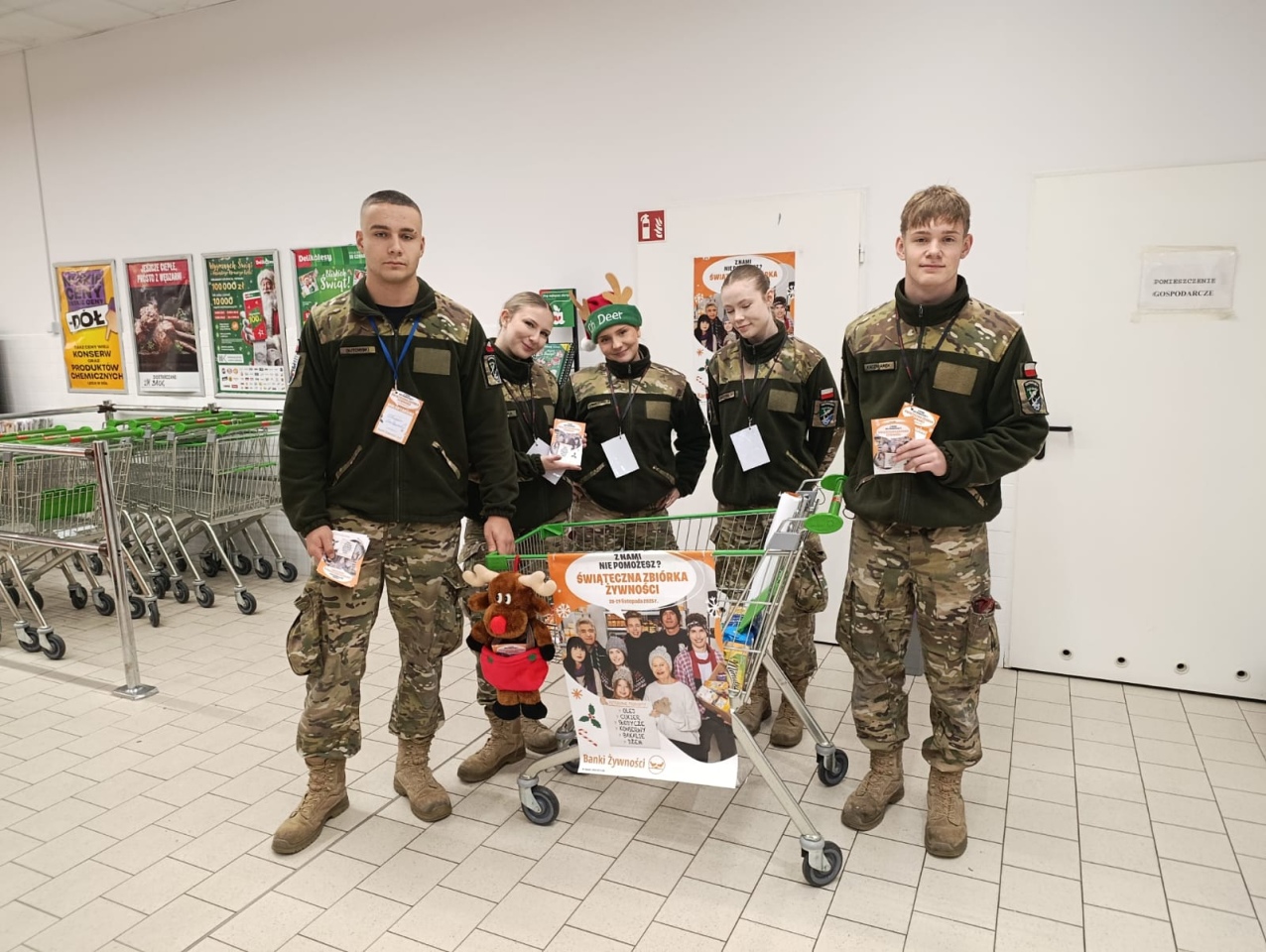 Drugi dzień zbiórki czas start! Dołącz do Świątecznej Zbiórki Żywności w Ostrołęce i powiecie! [29.11.2025] - zdjęcie #14 - eOstroleka.pl