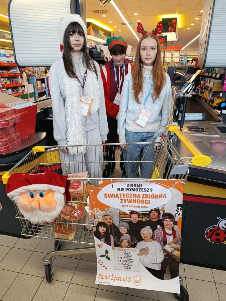 Drugi dzień zbiórki czas start! Dołącz do Świątecznej Zbiórki Żywności w Ostrołęce i powiecie! [29.11.2025] - zdjęcie #10 - eOstroleka.pl