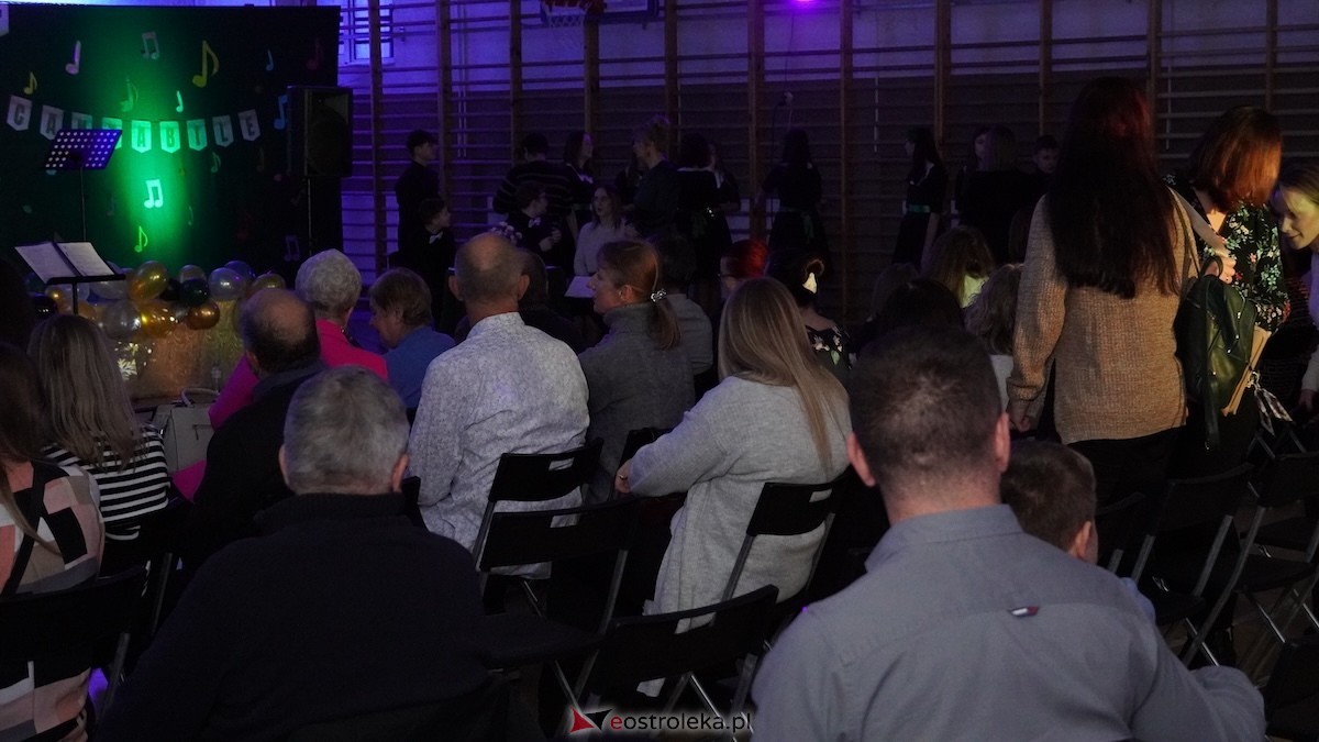 Uczta muzyczna w Ołdakach! Zespół Cantabile świętował 10-lecie istnienia [28.11.2025] - zdjęcie #39 - eOstroleka.pl