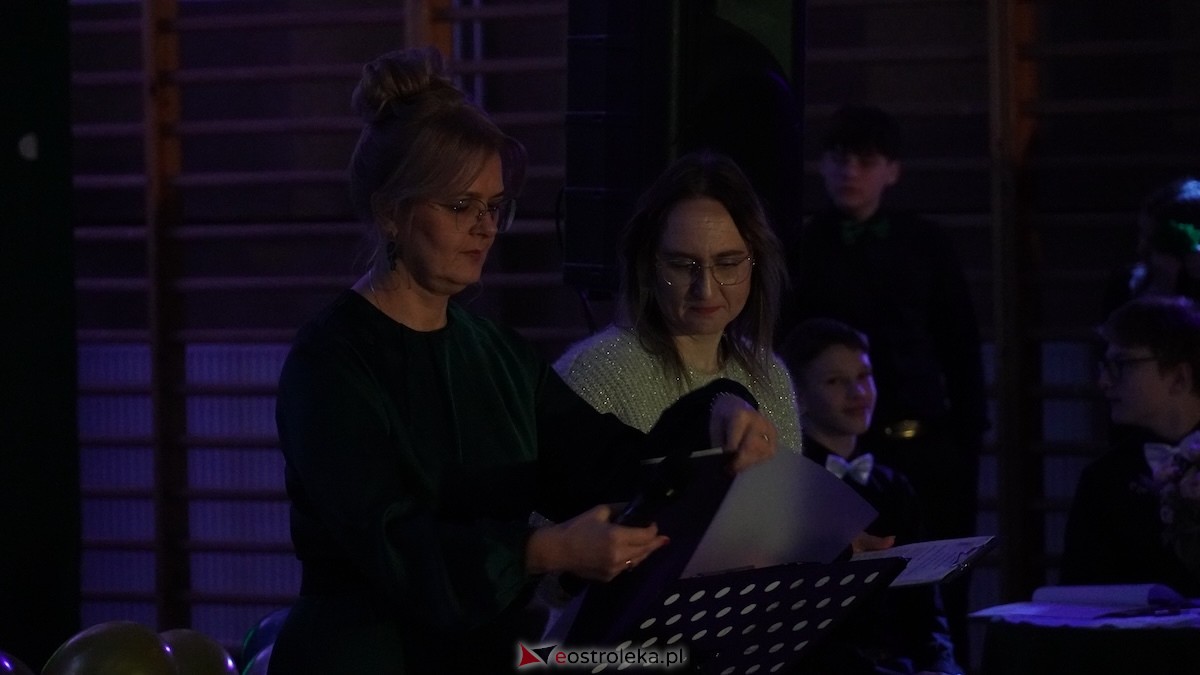 Uczta muzyczna w Ołdakach! Zespół Cantabile świętował 10-lecie istnienia [28.11.2025] - zdjęcie #35 - eOstroleka.pl