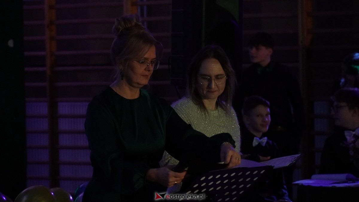 Uczta muzyczna w Ołdakach! Zespół Cantabile świętował 10-lecie istnienia [28.11.2025] - zdjęcie #33 - eOstroleka.pl