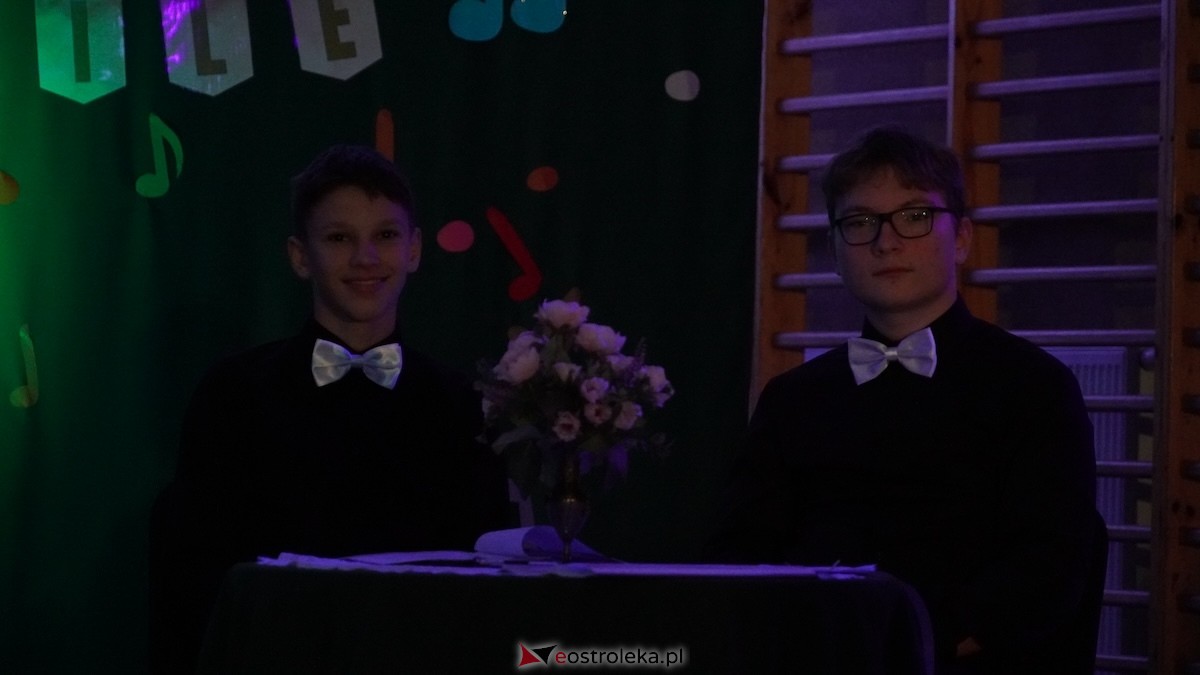 Uczta muzyczna w Ołdakach! Zespół Cantabile świętował 10-lecie istnienia [28.11.2025] - zdjęcie #27 - eOstroleka.pl