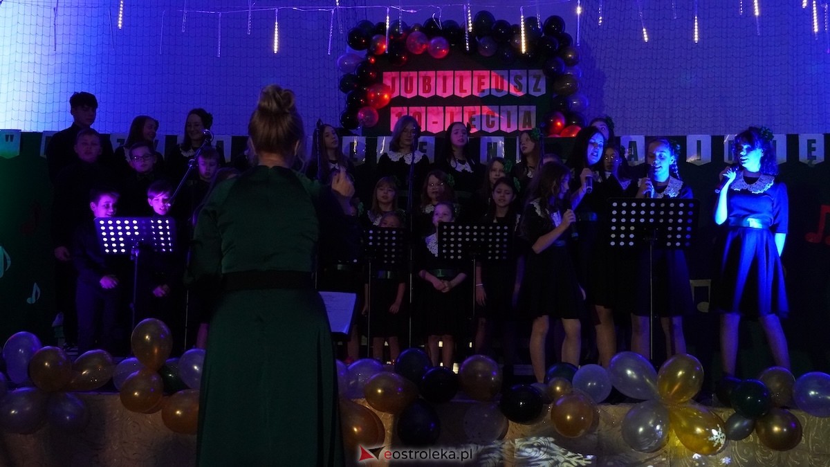 Uczta muzyczna w Ołdakach! Zespół Cantabile świętował 10-lecie istnienia [28.11.2025] - zdjęcie #24 - eOstroleka.pl
