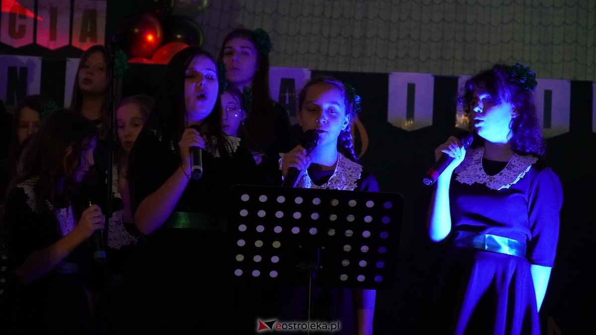 Uczta muzyczna w Ołdakach! Zespół Cantabile świętował 10-lecie istnienia [28.11.2025] - zdjęcie #23 - eOstroleka.pl