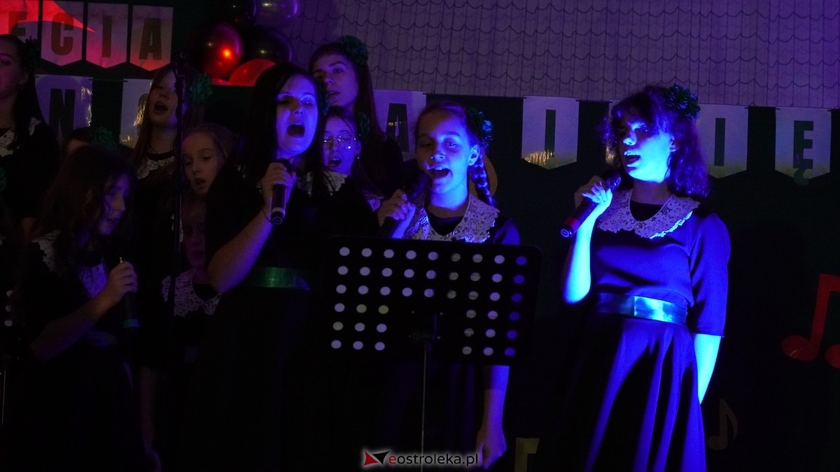 Uczta muzyczna w Ołdakach! Zespół Cantabile świętował 10-lecie istnienia [28.11.2025] - zdjęcie #22 - eOstroleka.pl