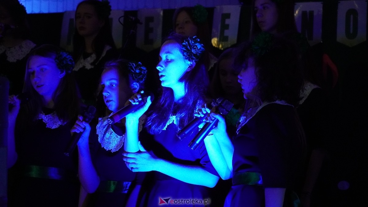 Uczta muzyczna w Ołdakach! Zespół Cantabile świętował 10-lecie istnienia [28.11.2025] - zdjęcie #18 - eOstroleka.pl
