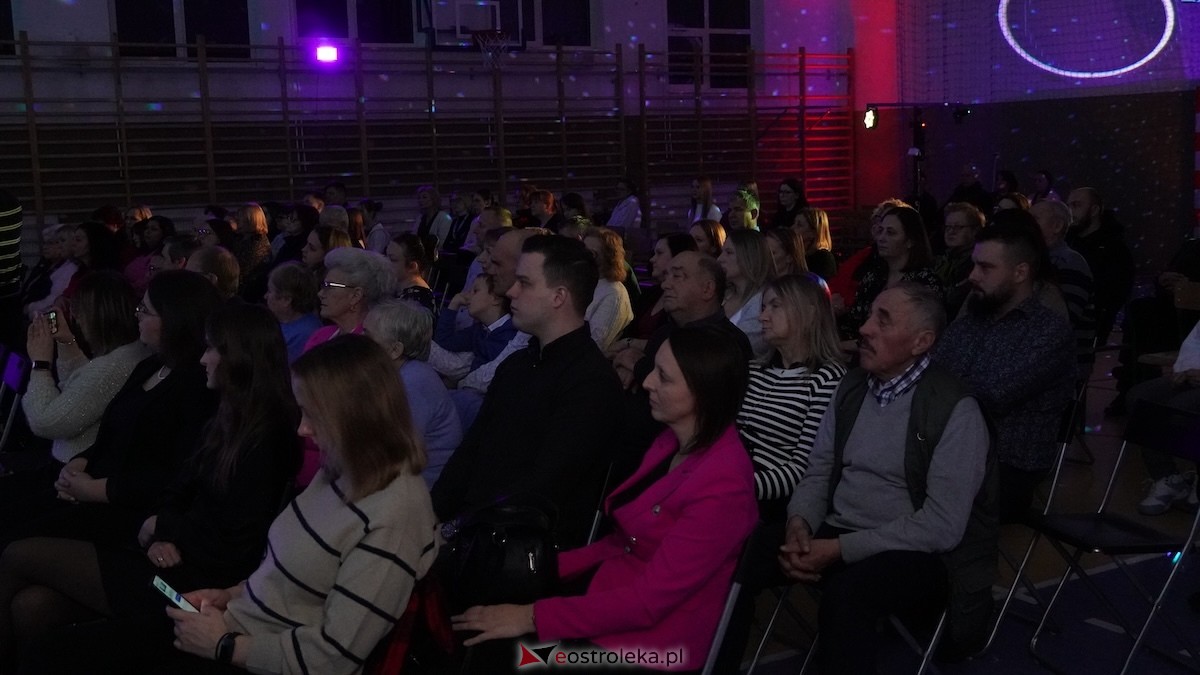 Uczta muzyczna w Ołdakach! Zespół Cantabile świętował 10-lecie istnienia [28.11.2025] - zdjęcie #5 - eOstroleka.pl