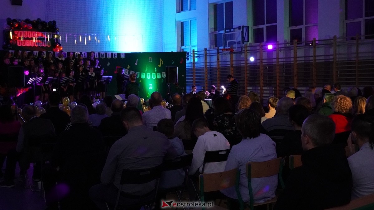 Uczta muzyczna w Ołdakach! Zespół Cantabile świętował 10-lecie istnienia [28.11.2025] - zdjęcie #2 - eOstroleka.pl