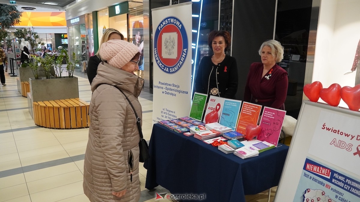 Folklor kurpiowski i świąteczna profilaktyka. Wydarzenie mikołajkowe w Ostrołęce!  [29.11.2025] - zdjęcie #42 - eOstroleka.pl