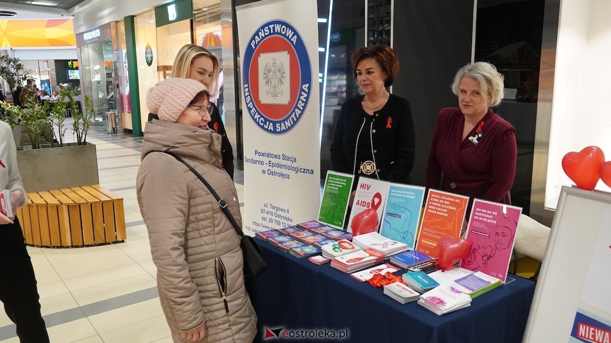 Folklor kurpiowski i świąteczna profilaktyka. Wydarzenie mikołajkowe w Ostrołęce!  [29.11.2025] - zdjęcie #39 - eOstroleka.pl