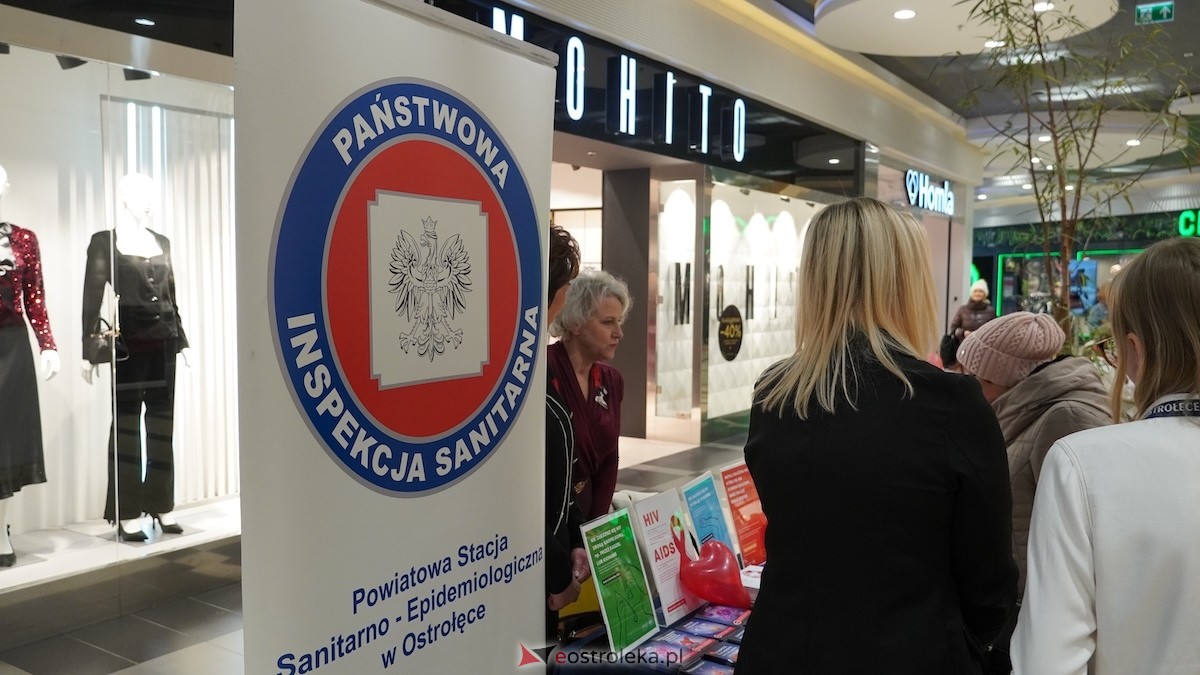 Folklor kurpiowski i świąteczna profilaktyka. Wydarzenie mikołajkowe w Ostrołęce!  [29.11.2025] - zdjęcie #38 - eOstroleka.pl