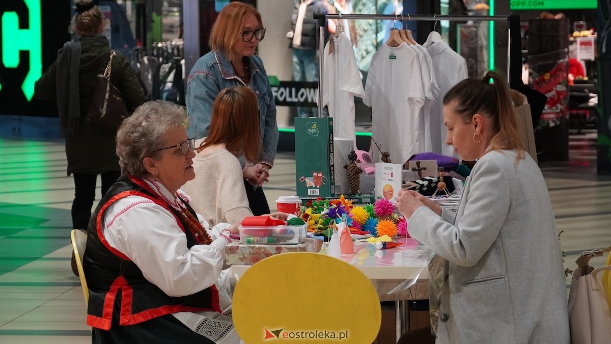 Folklor kurpiowski i świąteczna profilaktyka. Wydarzenie mikołajkowe w Ostrołęce!  [29.11.2025] - zdjęcie #36 - eOstroleka.pl