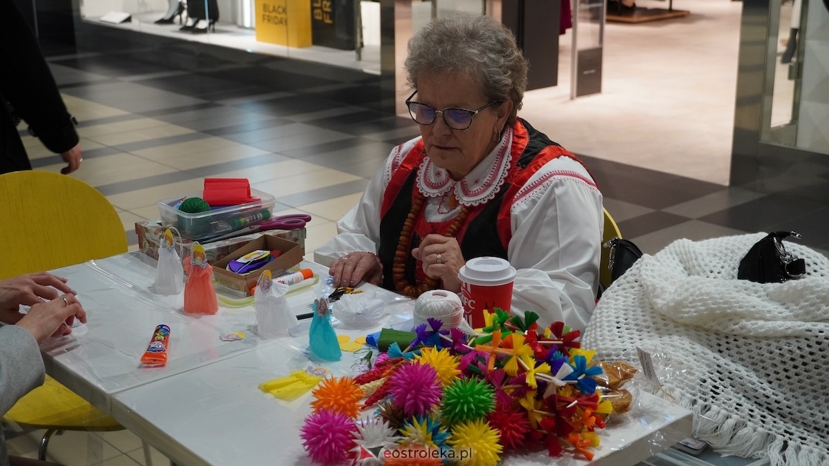 Folklor kurpiowski i świąteczna profilaktyka. Wydarzenie mikołajkowe w Ostrołęce!  [29.11.2025] - zdjęcie #26 - eOstroleka.pl